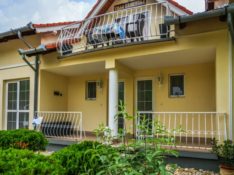 Villa Gabriella panorámás apartman (piros)